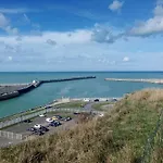 Au Galet Bleu בית נופש *